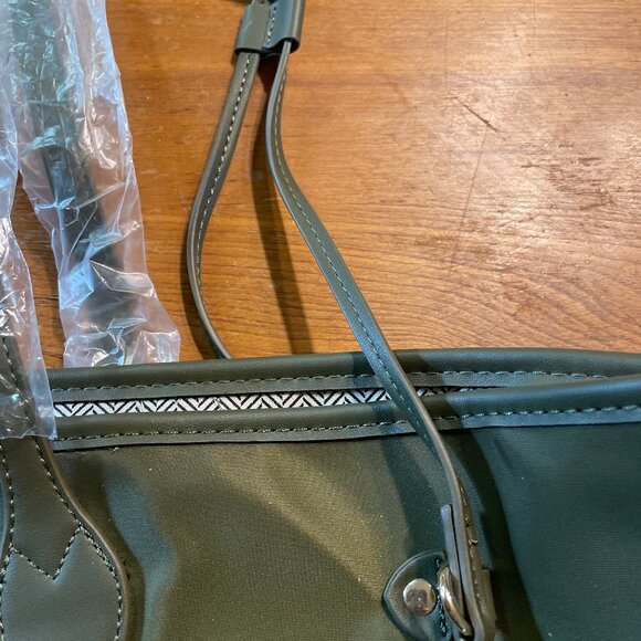 Threaded Pear Tote or Handbag  Carry On Olive Green New Without Tags Length:11" - Picture 5 of 13